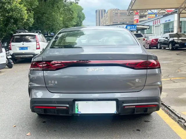 BYD Qin L — Фото автомобиля 4