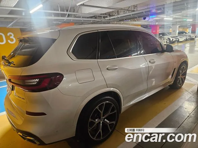 BMW X5 xDrive 40i M Sport — Фото автомобиля 5