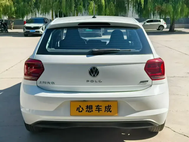 Volkswagen Polo — Фото автомобиля 4