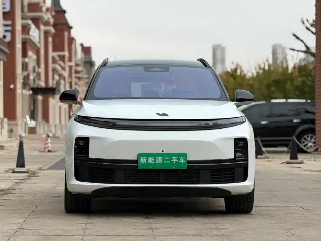 Li Auto L7 — Фото автомобиля 2