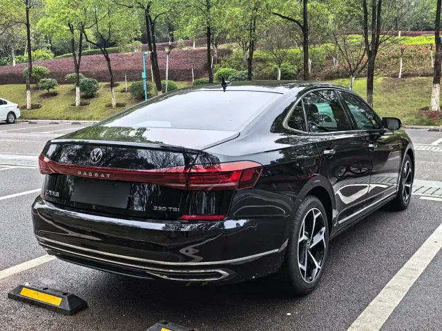 Volkswagen Passat — Фото автомобиля 4