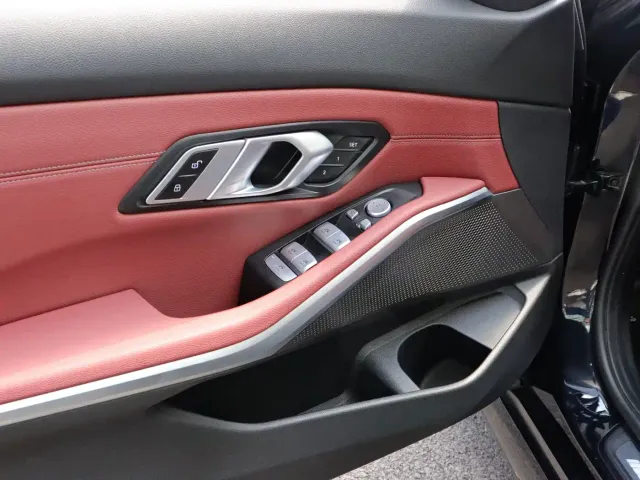 BMW 3 Series — Фото автомобиля 12