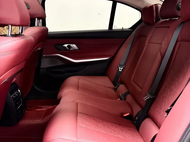 BMW 3 Series — Фото автомобиля 15