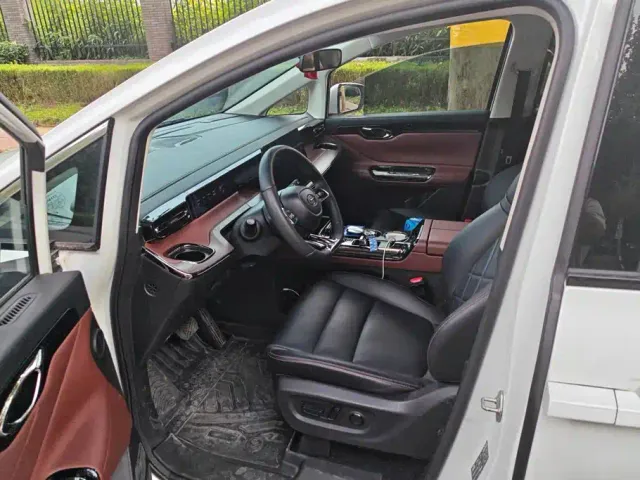 GAC Trumpchi E8 — Фото автомобиля 9