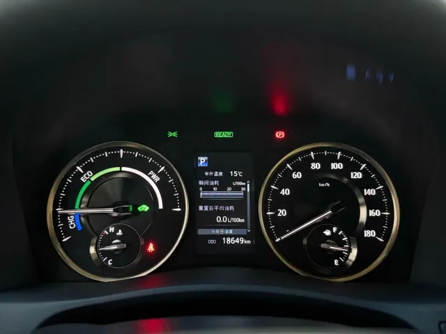 Toyota Alphard — Фото автомобиля 9