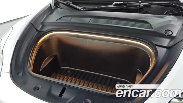 Tesla Model Y — Фото автомобиля 5