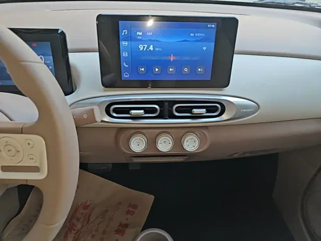 Wuling Hongguang Mini EV — Фото автомобиля 12