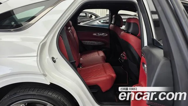Genesis GV70 2.5T Бензин AWD — Фото автомобиля 11