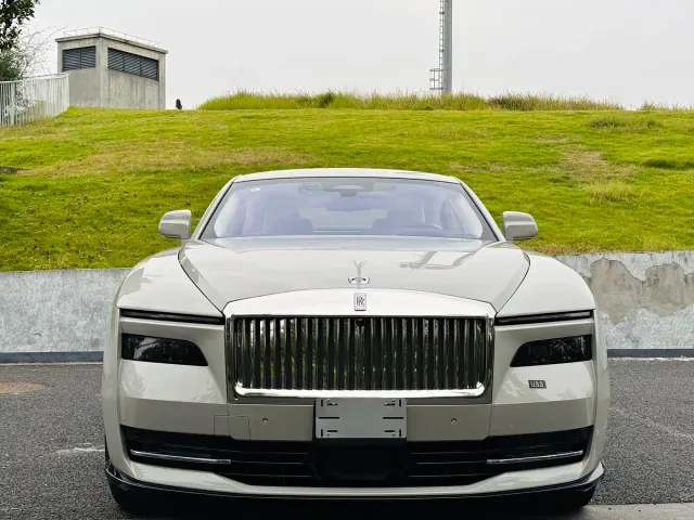 Rolls-Royce Spectre — Фото автомобиля 2