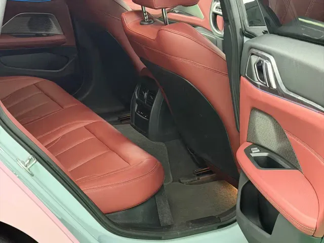 BMW i4 — Фото автомобиля 18