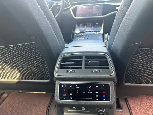 Audi A6L — Фото автомобиля 13