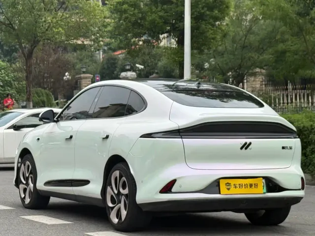 IM Motors LS6 — Фото автомобиля 9