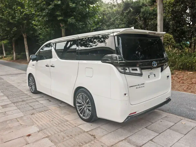 Toyota Vellfire — Фото автомобиля 7