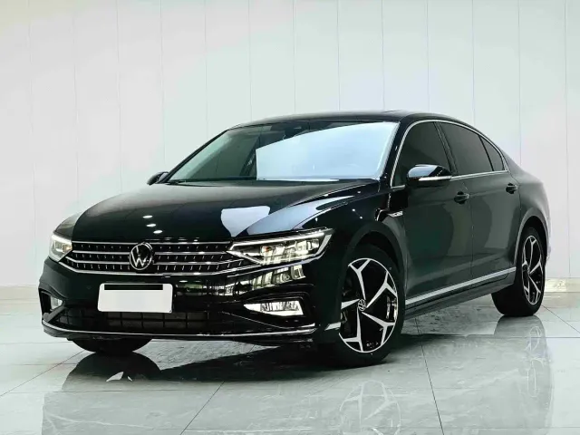 Фотография автомобиля — Volkswagen Magotan