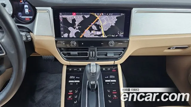 Porsche Macan — Фото автомобиля 16