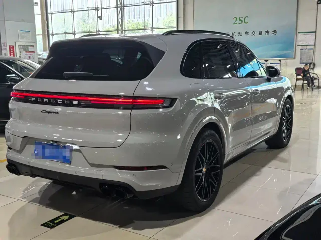 Porsche Cayenne — Фото автомобиля 27