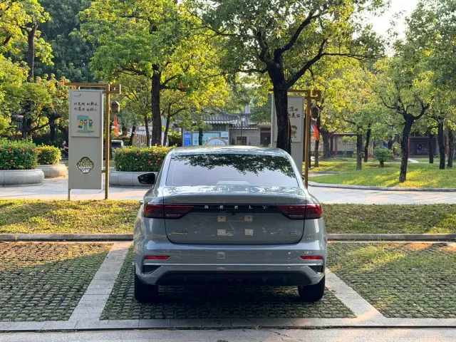 Geely Emgrand — Фото автомобиля 5