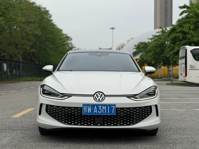 Volkswagen Lamando — Фото автомобиля 2