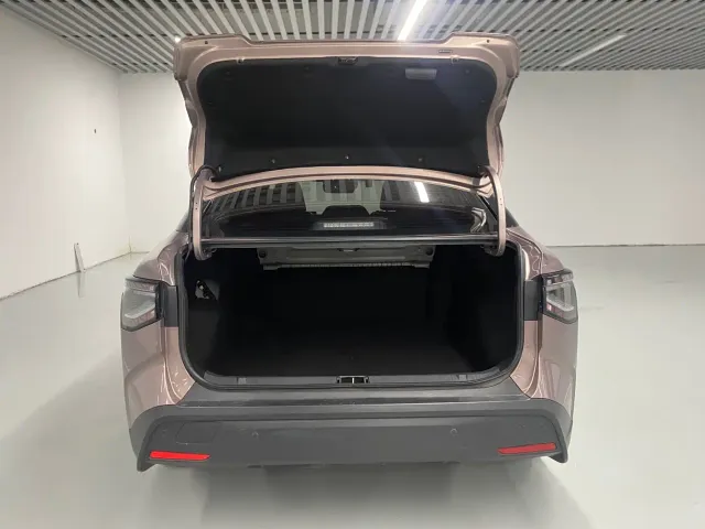 Toyota bZ3 — Фото автомобиля 15