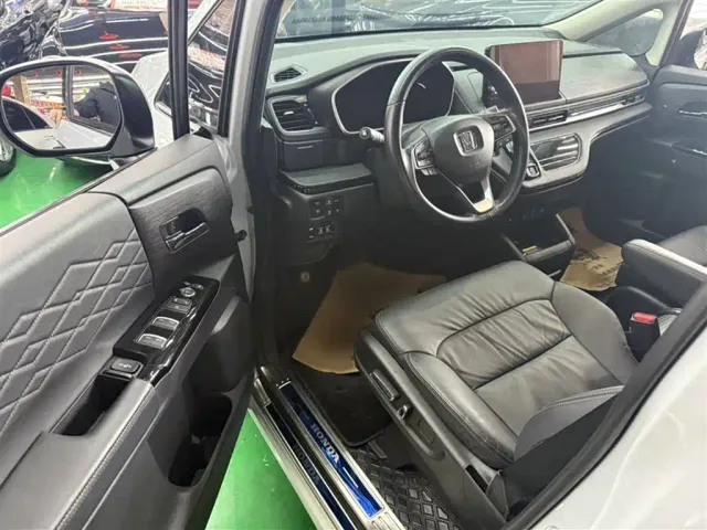 Honda Elysion — Фото автомобиля 13