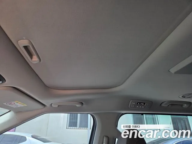 Kia Carnival — Фото автомобиля 8