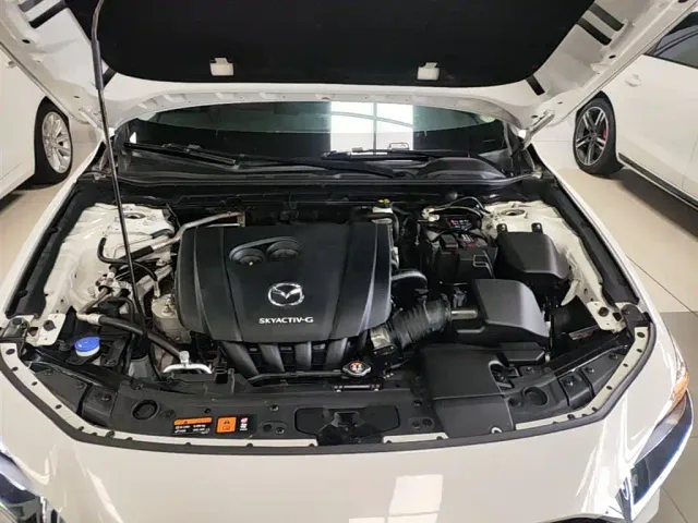 Mazda Axela — Фото автомобиля 19