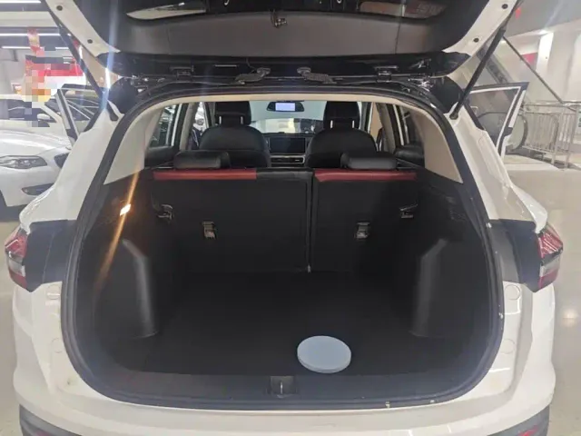 Geely Binyue — Фото автомобиля 18