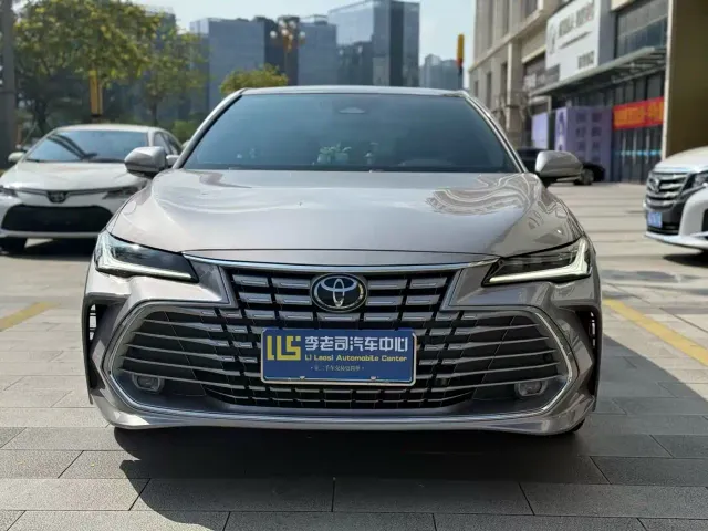 Toyota Avalon — Фото автомобиля 2