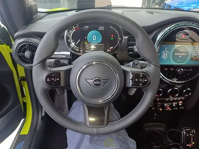 MINI Hatch — Фото автомобиля 10