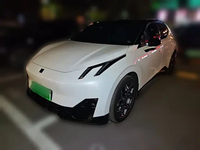 Фотография автомобиля — Lynk & Co Z20