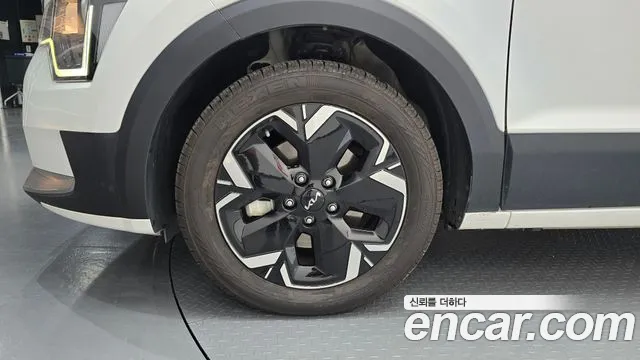 Kia Niro — Фото автомобиля 4