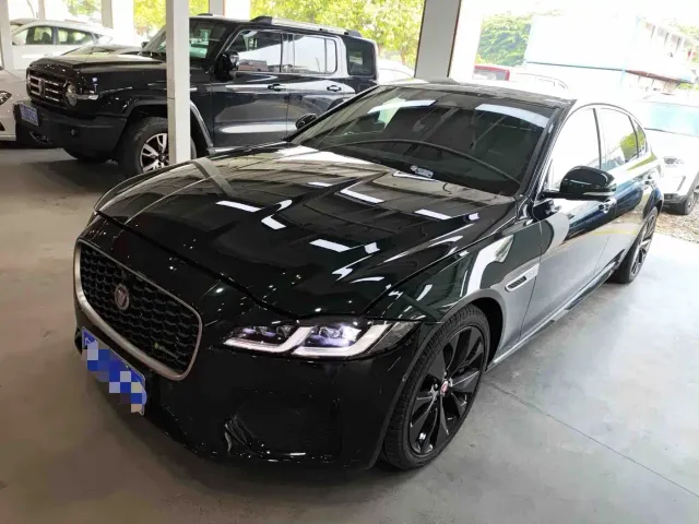 Фотография автомобиля — Jaguar XFL
