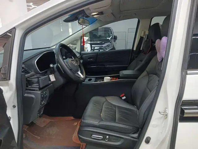 Honda Elysion — Фото автомобиля 8
