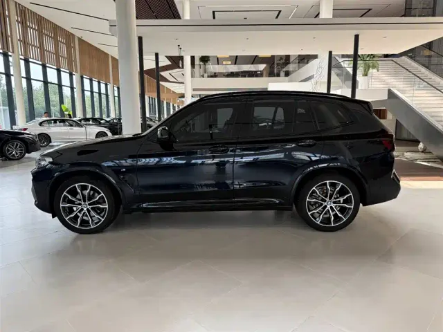 BMW BMW X3 2023 xDrive30i Leading M Night Package — Фото автомобиля 12