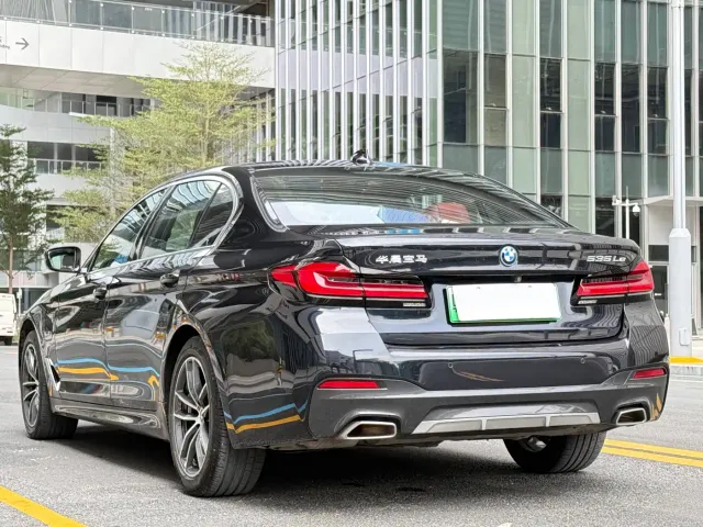 BMW 5 Series — Фото автомобиля 19