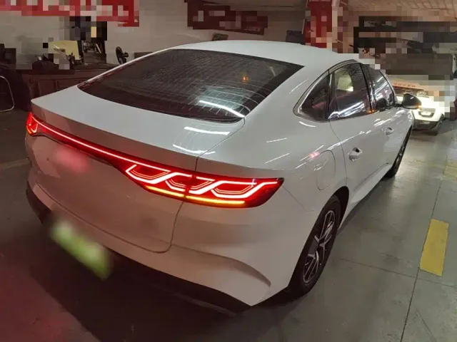 BYD Qin L — Фото автомобиля 6