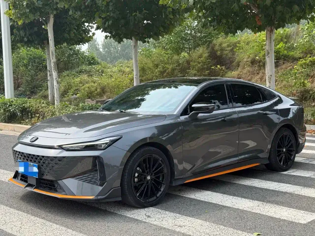 Фотография автомобиля — Changan UNI-V