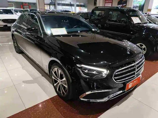 Mercedes-Benz E-Class — Фото автомобиля 19
