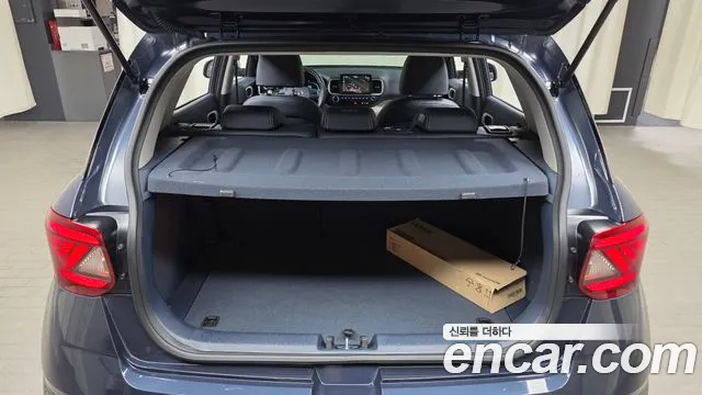 Hyundai Venue — Фото автомобиля 22