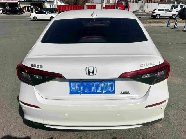 Honda Civic — Фото автомобиля 15