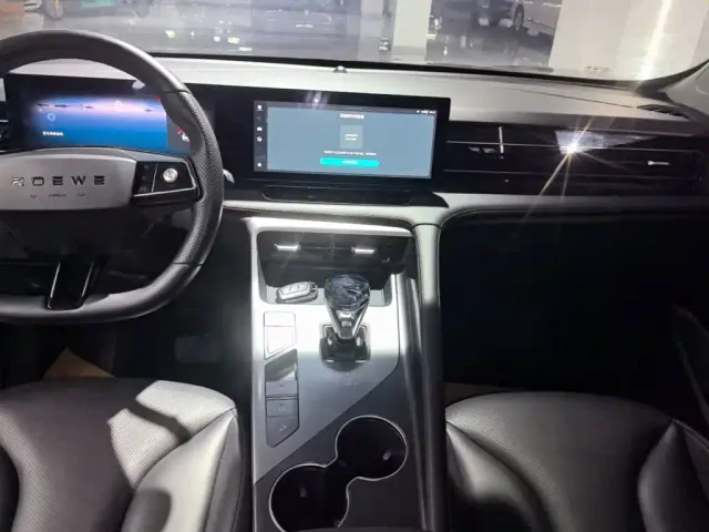 Roewe RX5 — Фото автомобиля 12