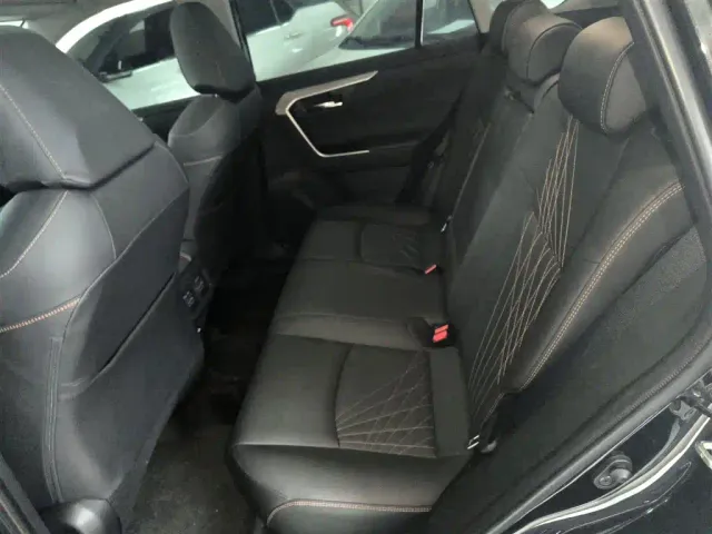 Toyota RAV4 — Фото автомобиля 12
