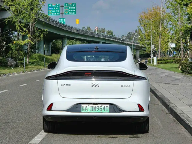 IM Motors LS6 — Фото автомобиля 6