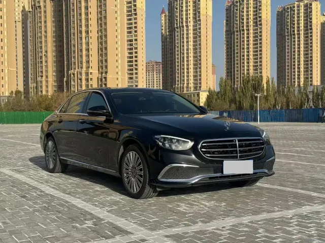 Mercedes-Benz E-Class — Фото автомобиля 3