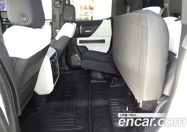 GMC Hummer EV — Фото автомобиля 13