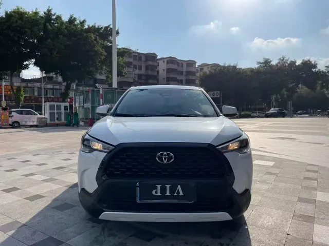 Toyota Corolla Cross — Фото автомобиля 2