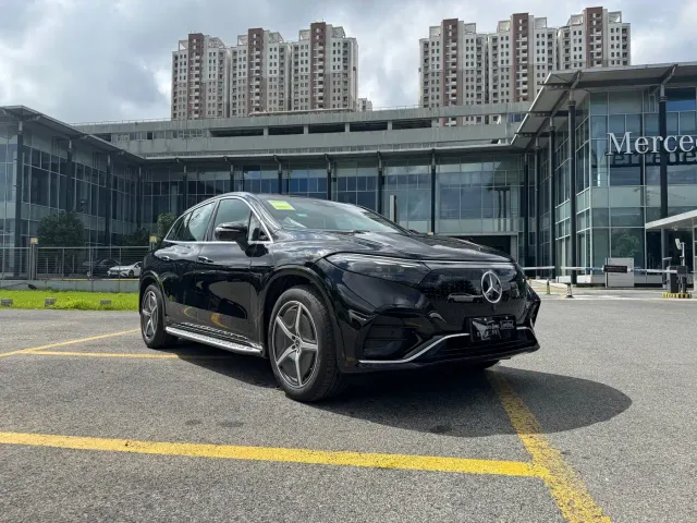 Mercedes-Benz EQS SUV — Фото автомобиля 3