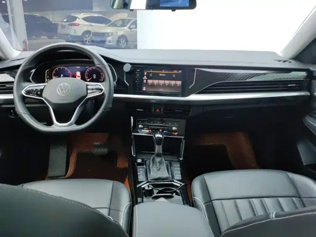 Volkswagen Passat — Фото автомобиля 12