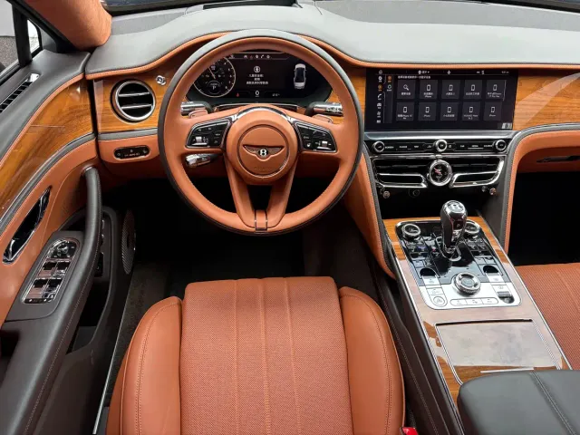 Bentley Flying Spur — Фото автомобиля 7