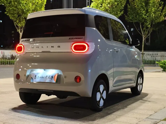Wuling Hongguang Mini EV — Фото автомобиля 6